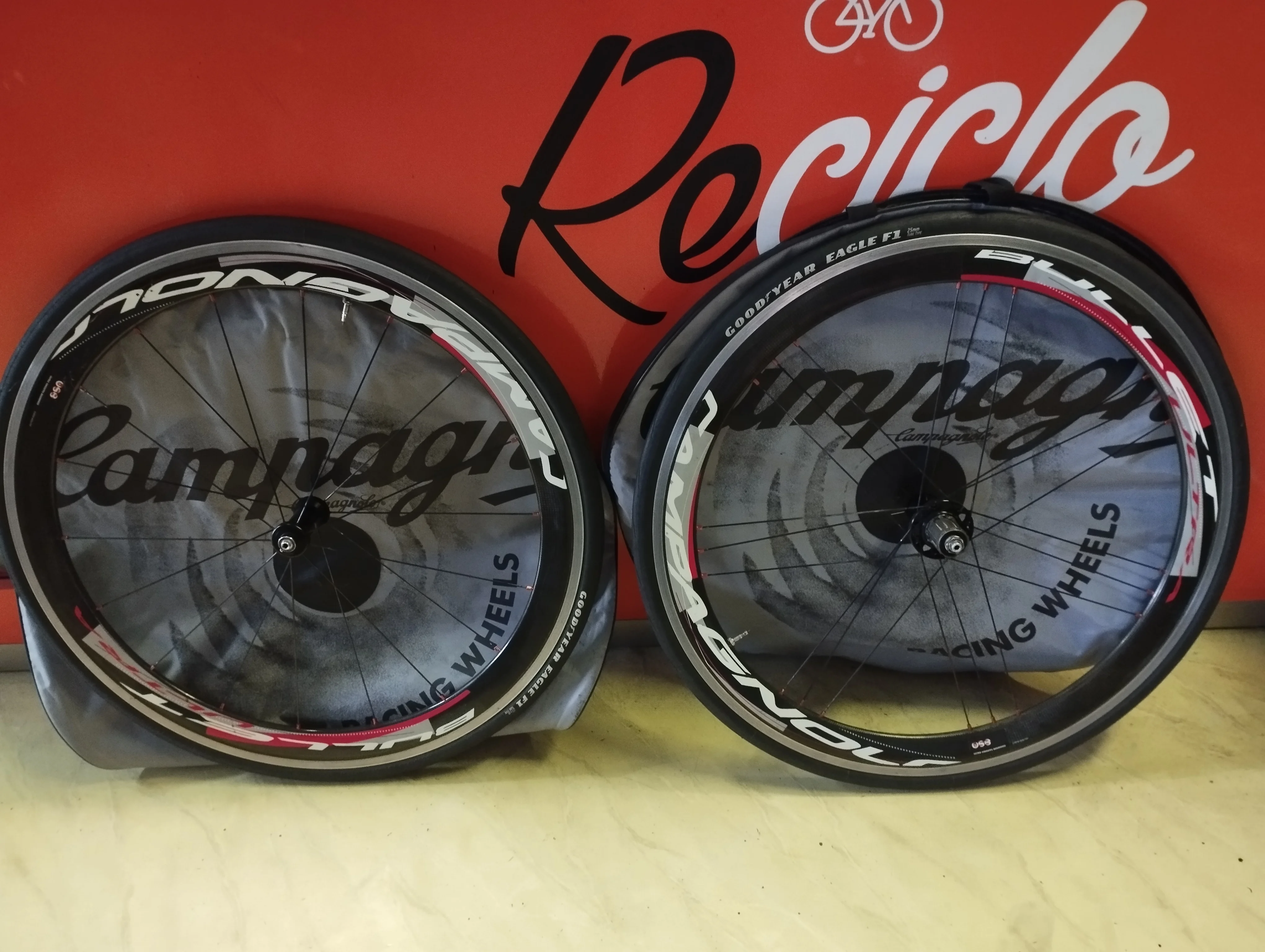 Bicicleta JG RUEDAS CAMPAGNOLO BULLET