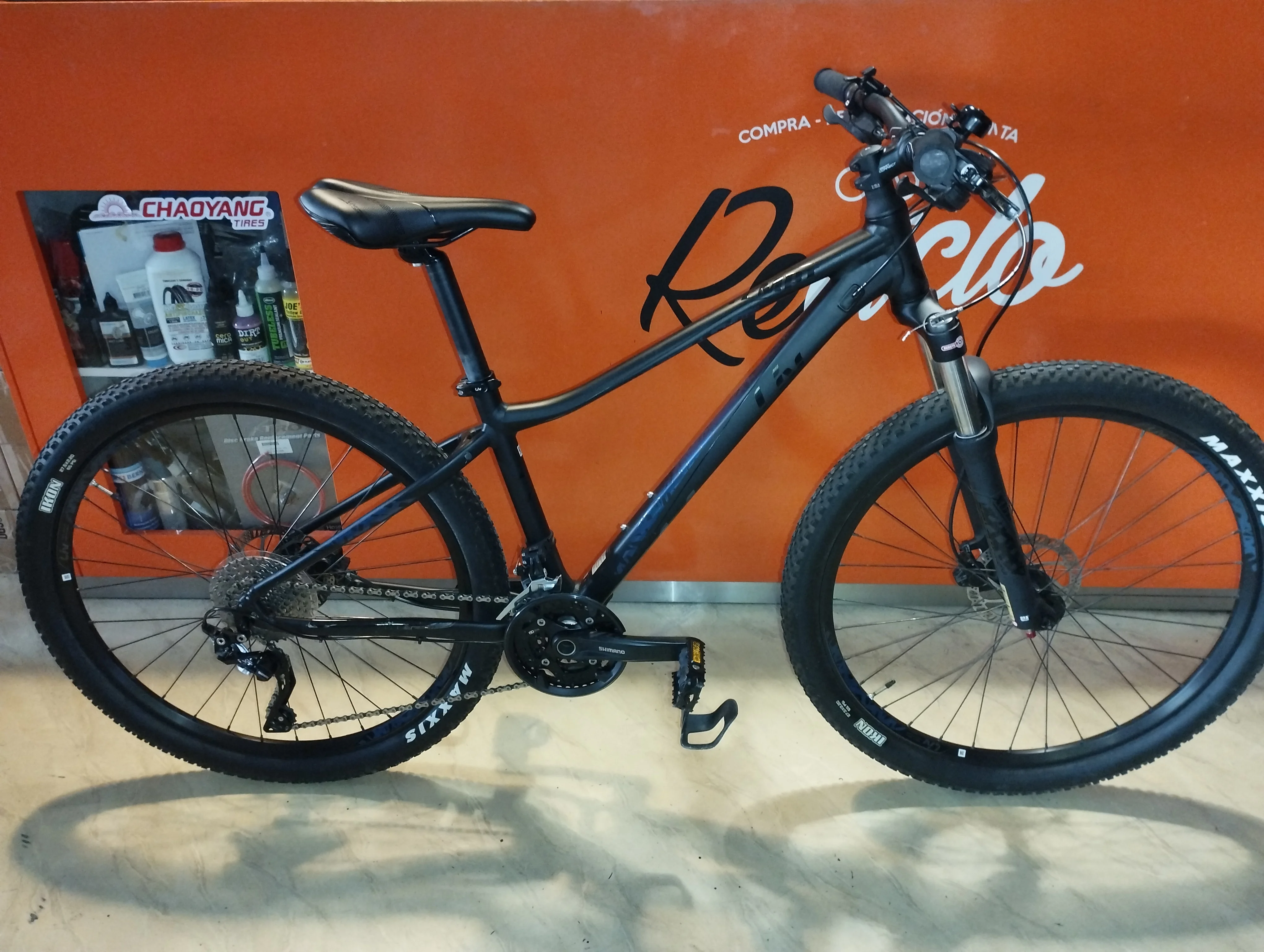 Foto 1 de GIANT LIV TEMPT 1  27.5" T-SM